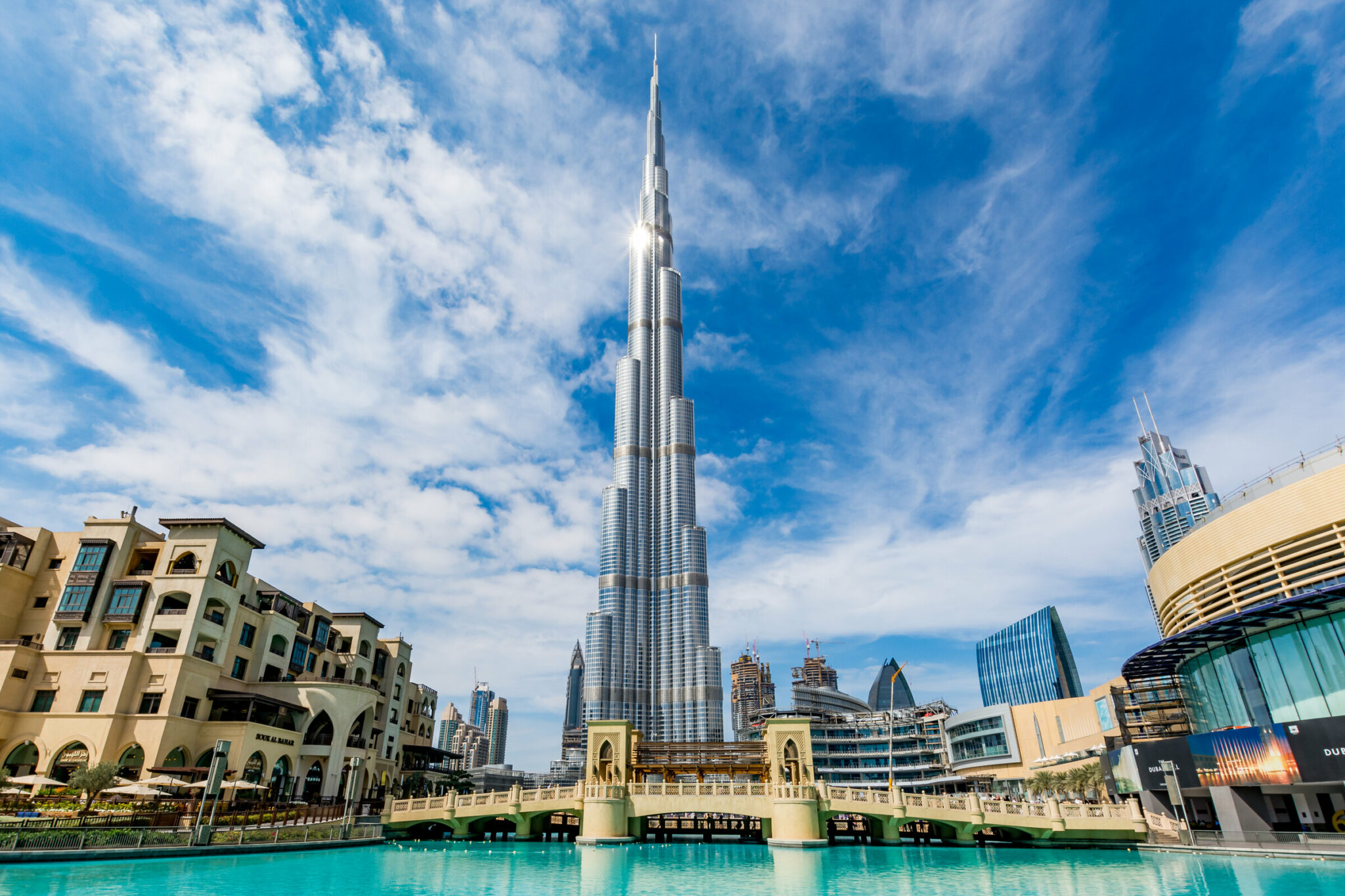 Burj khalifa dubai. Бурдж-Халифа Дубай. Башня Бурдж Халифа в Дубае. Башня Бурдж-Халифа (Дубай, ОАЭ, Архитектор Эдриан Смит). Небоскреб Дубай Бурдж.